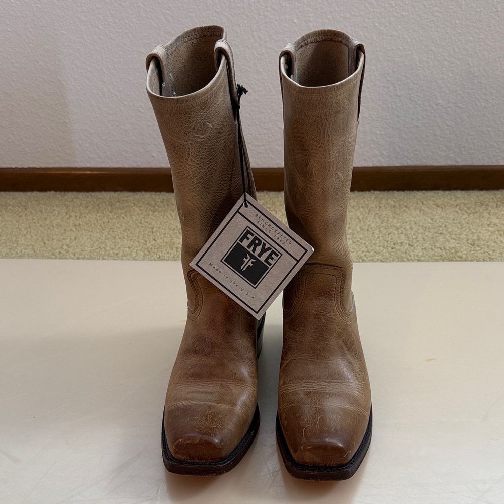 Frye boots NWT Timeless and quality